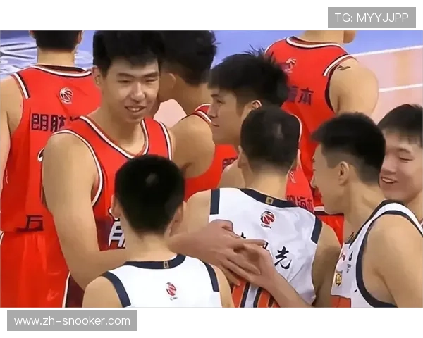 徐昕对阵旧主广东表现均衡,内线防守获赞 徐昕对阵旧主广东表现均衡,内线防守获赞